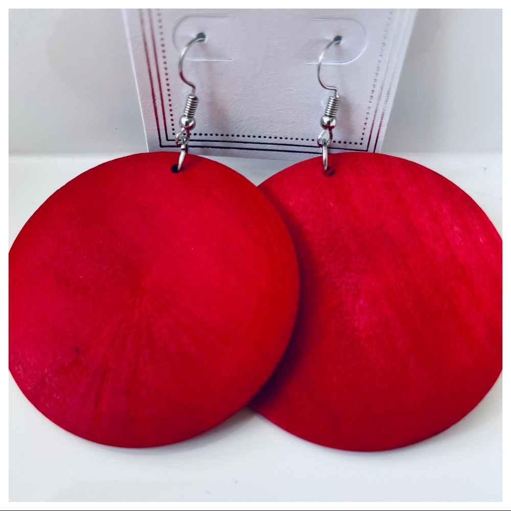 Fabulous and chic round wood ethnic earrings - Picture 7 of 8